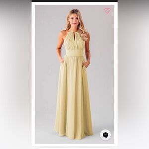 Elegant Halter Maxi Dress in Pale Yellow